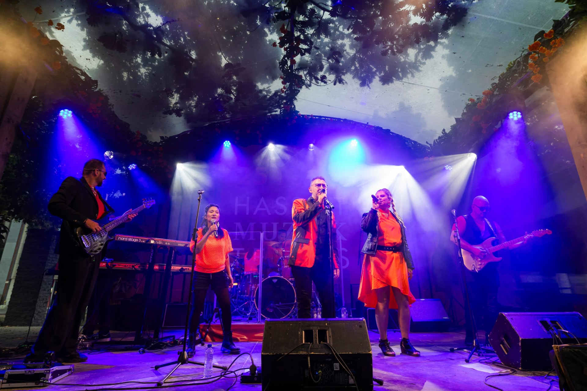 GrooveBand live