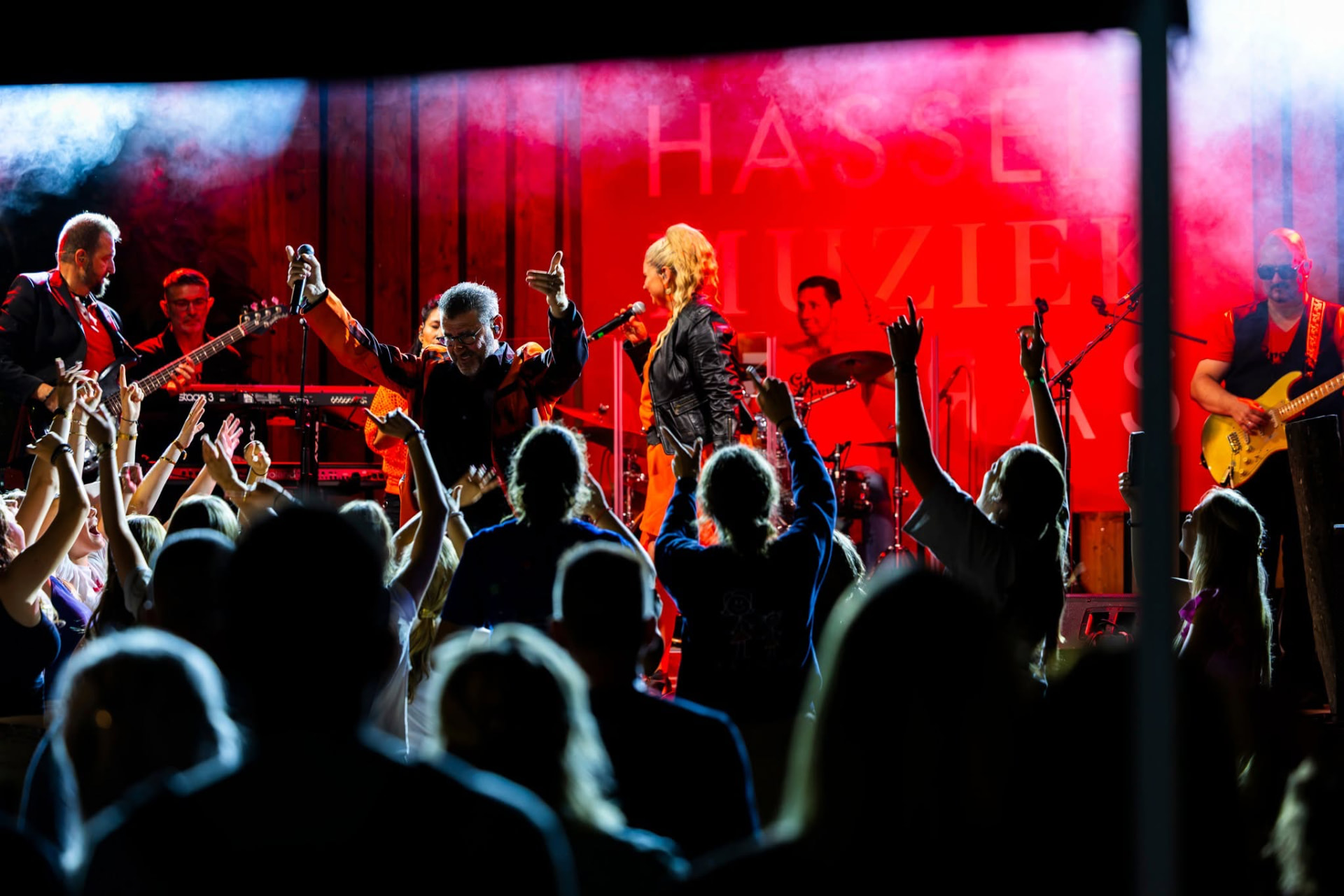 GrooveBand live op het podium
